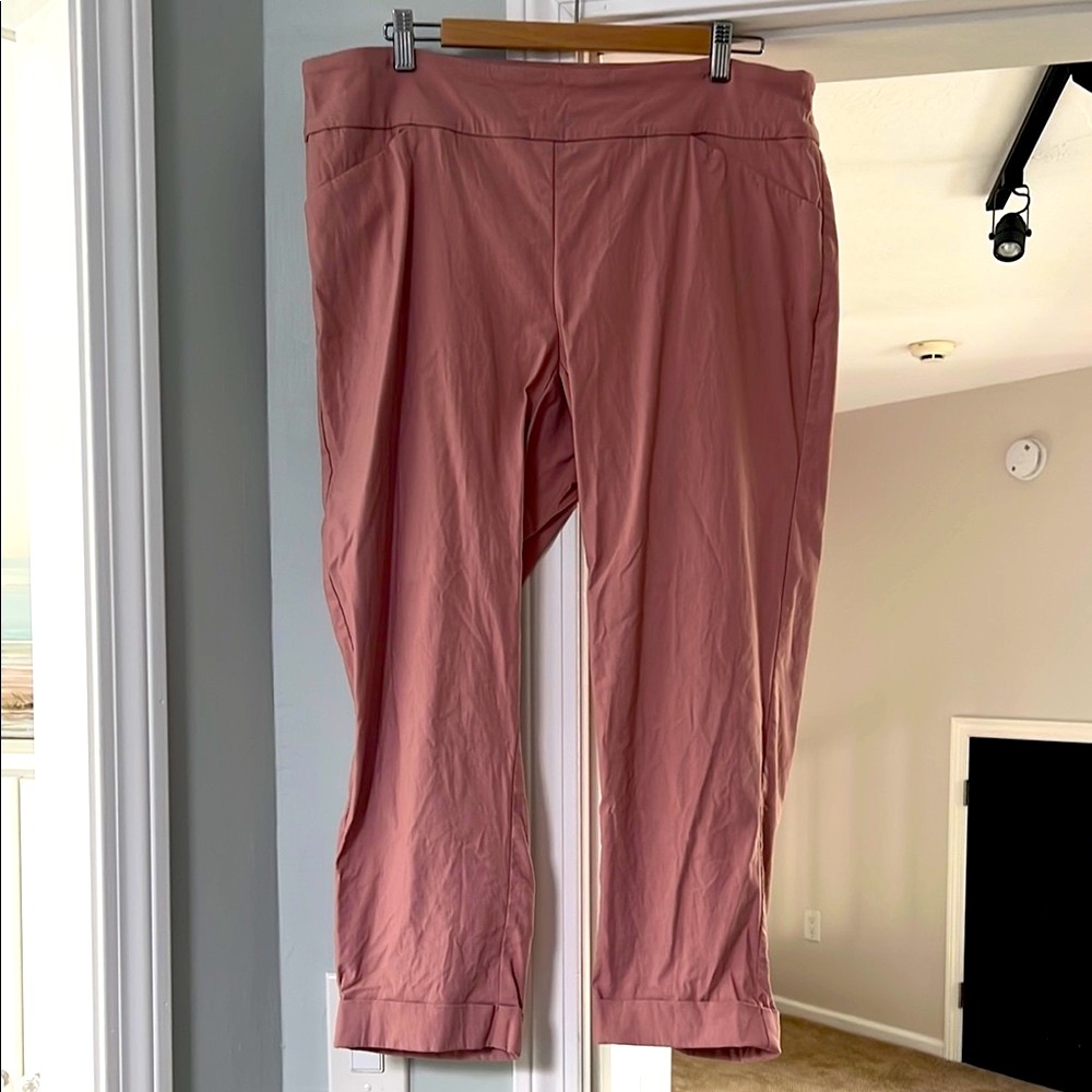 Tribal Women's Cropped Pants - Pink